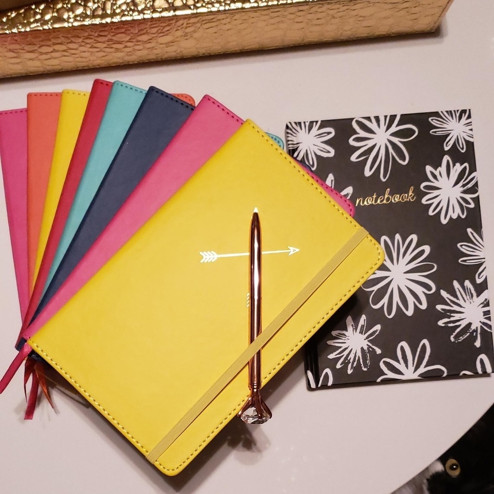 Journals dotted pages, grid pages, and lined page,